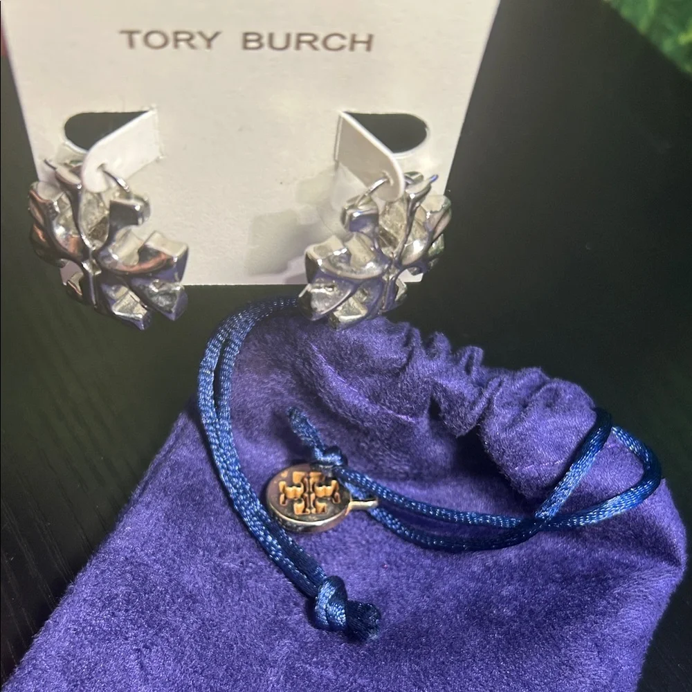 Tory Burch Roxanne Hidden Hinge Earrings - Silver - Picture 5 of 7